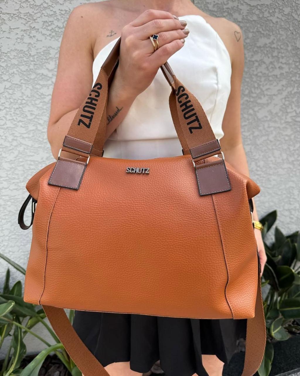 Bolsa Baú de Couro Elegante